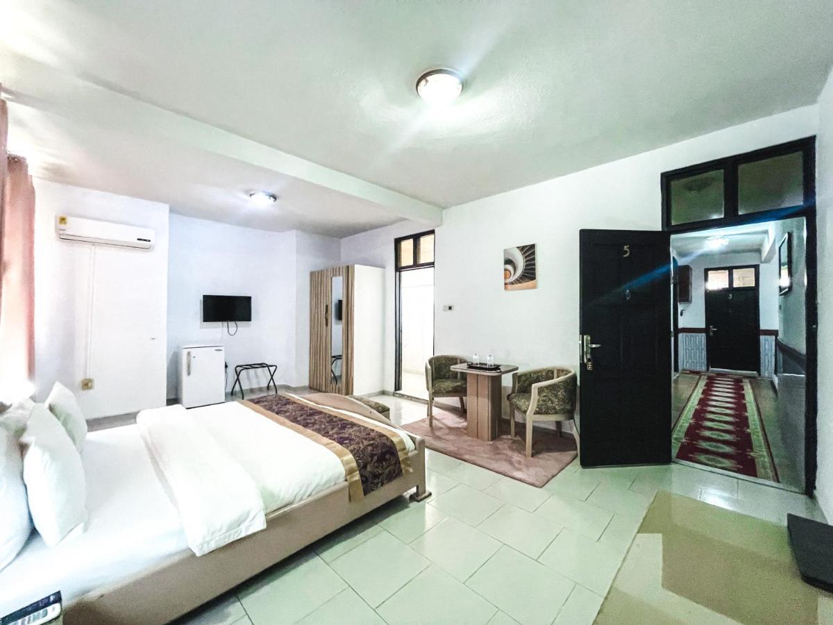 Hill View Hotel Mccarthy Hills Botianaw Eksteriør bilde