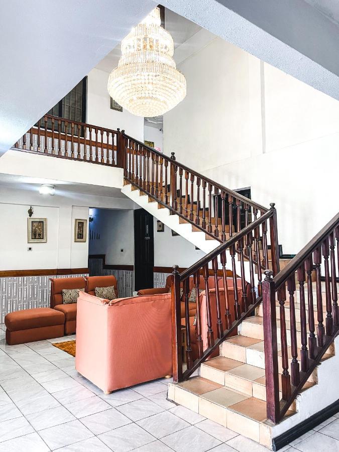 Hill View Hotel Mccarthy Hills Botianaw Eksteriør bilde