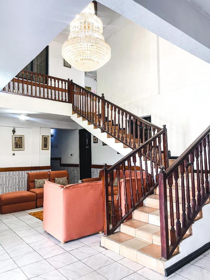Hill View Hotel Mccarthy Hills Botianaw Eksteriør bilde