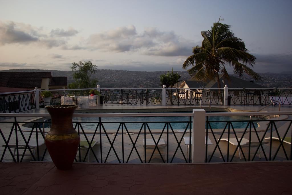 Hill View Hotel Mccarthy Hills Botianaw Eksteriør bilde