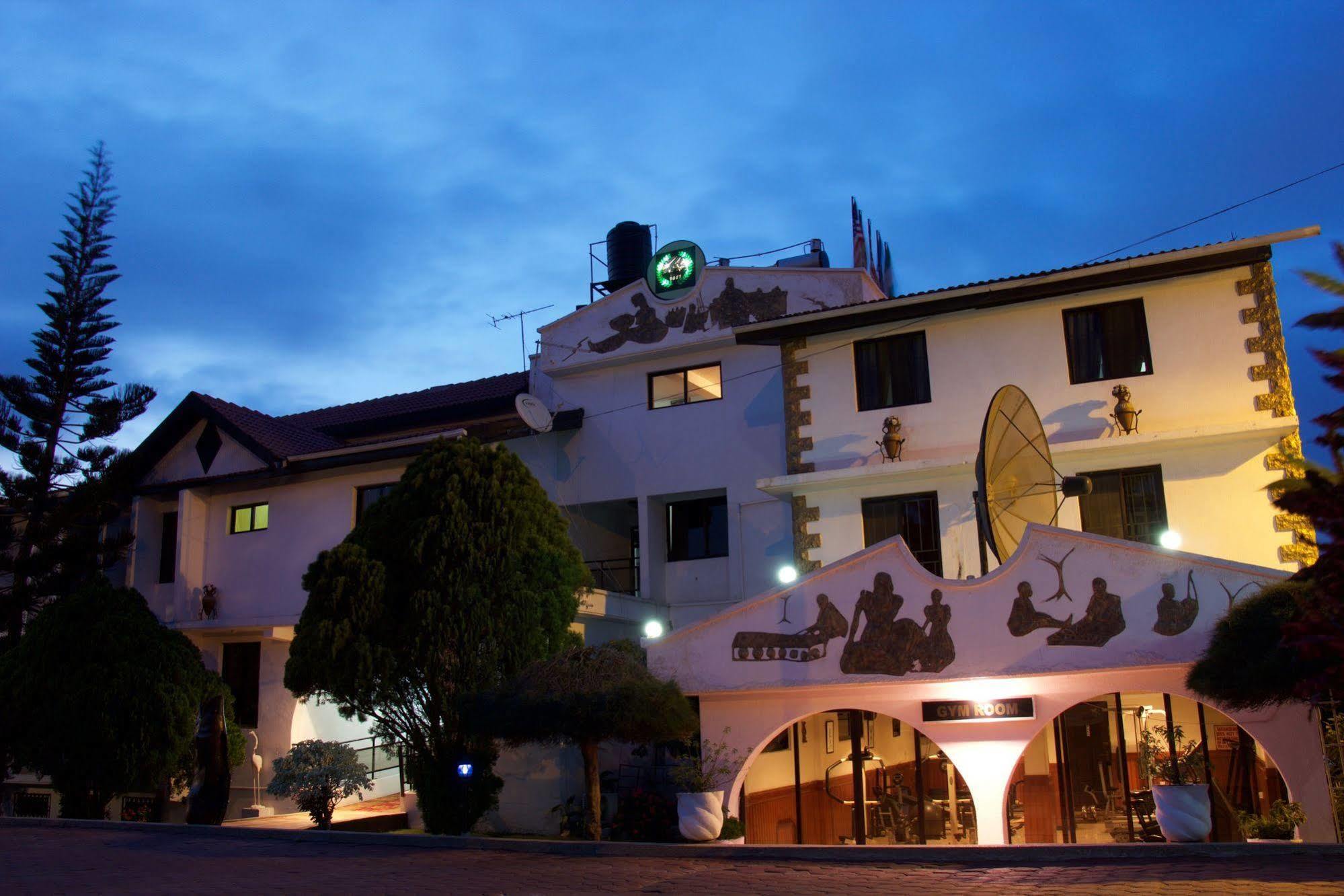 Hill View Hotel Mccarthy Hills Botianaw Eksteriør bilde