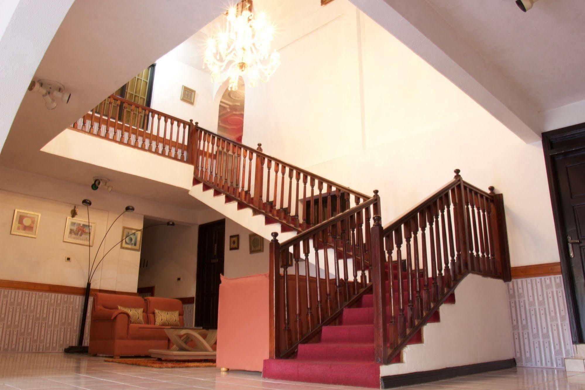 Hill View Hotel Mccarthy Hills Botianaw Eksteriør bilde